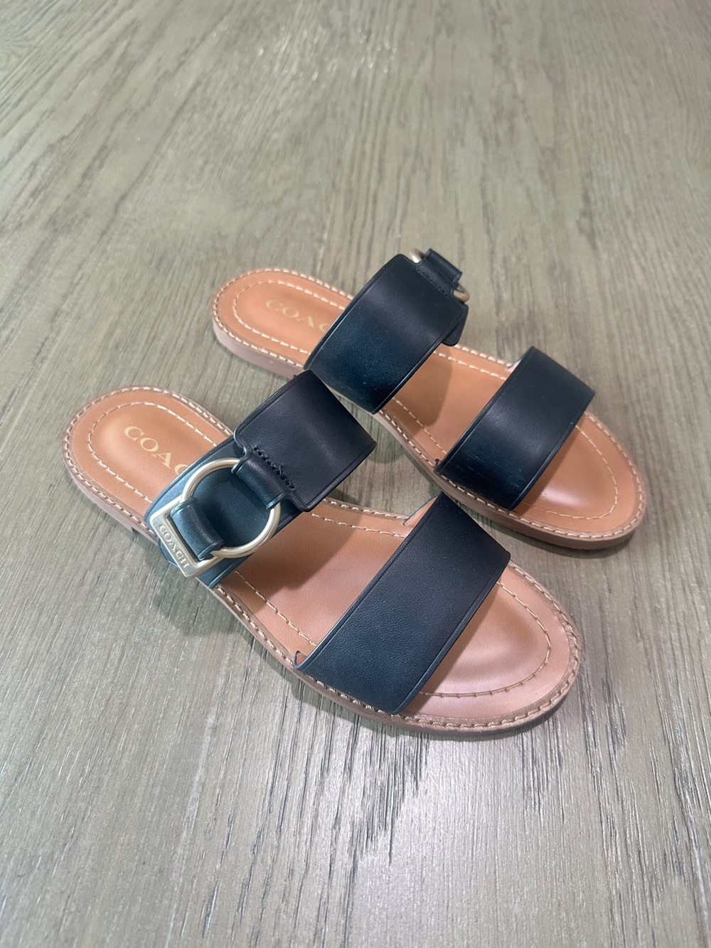 Coach Leather Slip-On Flat Sandals Size 7 Black Hallie - Picture 4 of 9